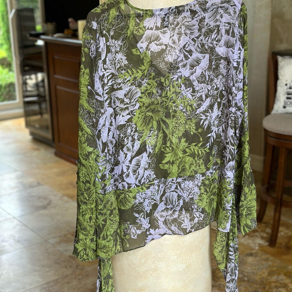 BCBG Top - Picture 3 of 3